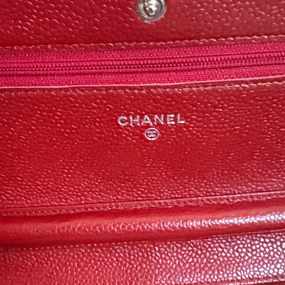 CHANEL Red Quilted Clutch - Picture 6 of 8